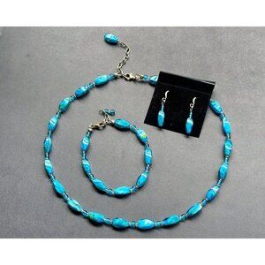 Jewelry Set Blue faceted plastic bead necklace bracelet and earrings